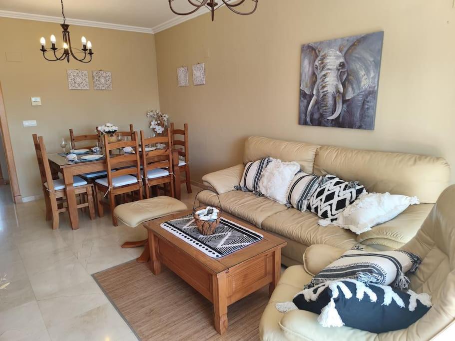 Penthouse Paradiso: 2Br Oasis In Casares Del Sol Kültér fotó